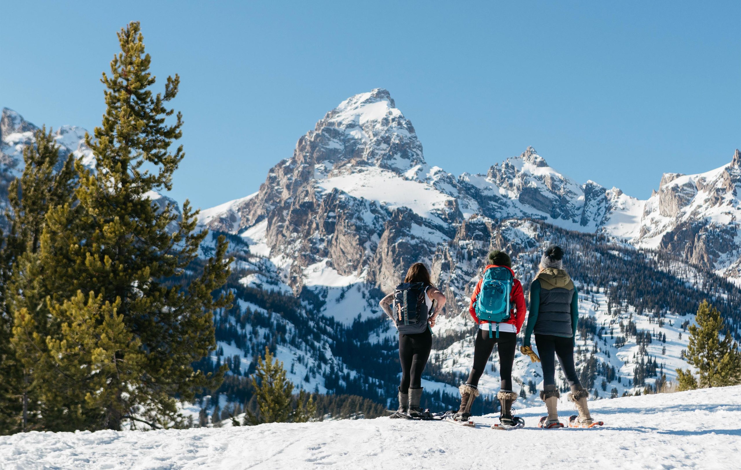 New-Thought-Visit-Jackson-Hole-Stay-Wild-Ad-Photography-Girls-Snowshoe-Grand-Teton-fullscreen