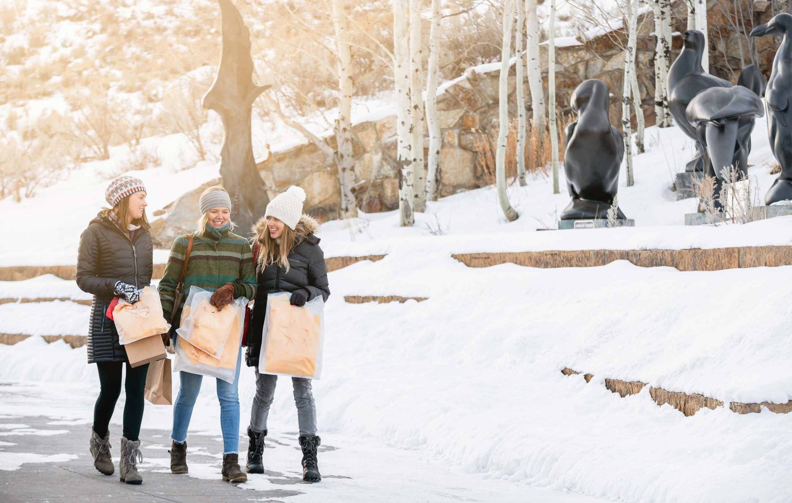 New-Thought-National-Museum-of-Wildlife-Art-Ad-Photography-Three-Women-Shopping-Sculpture-Winter-fullscreen
